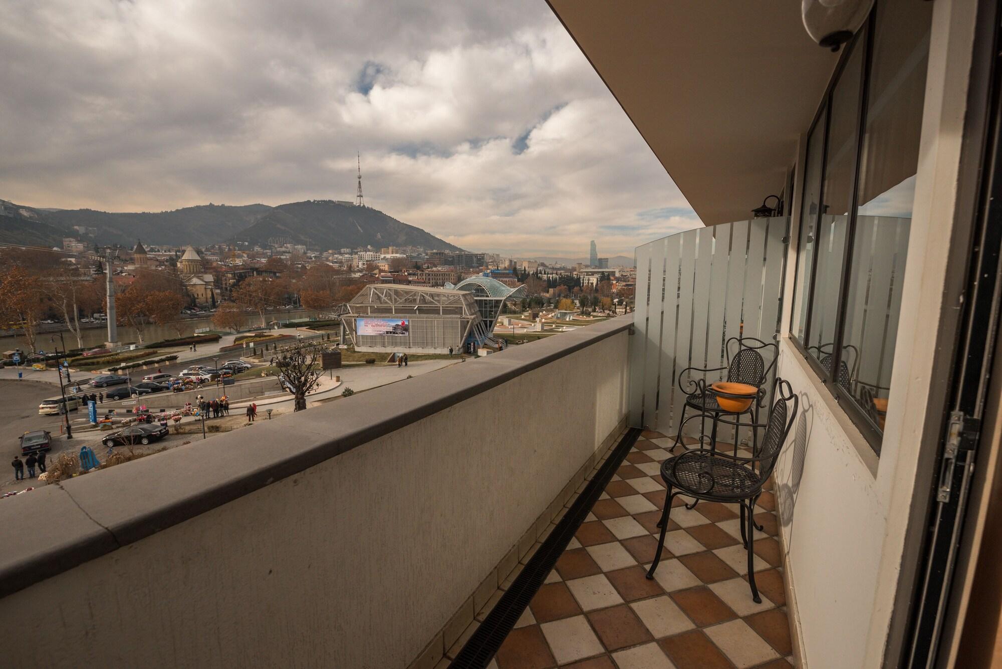 Hotel Rikhe Monika Tbilissi Extérieur photo