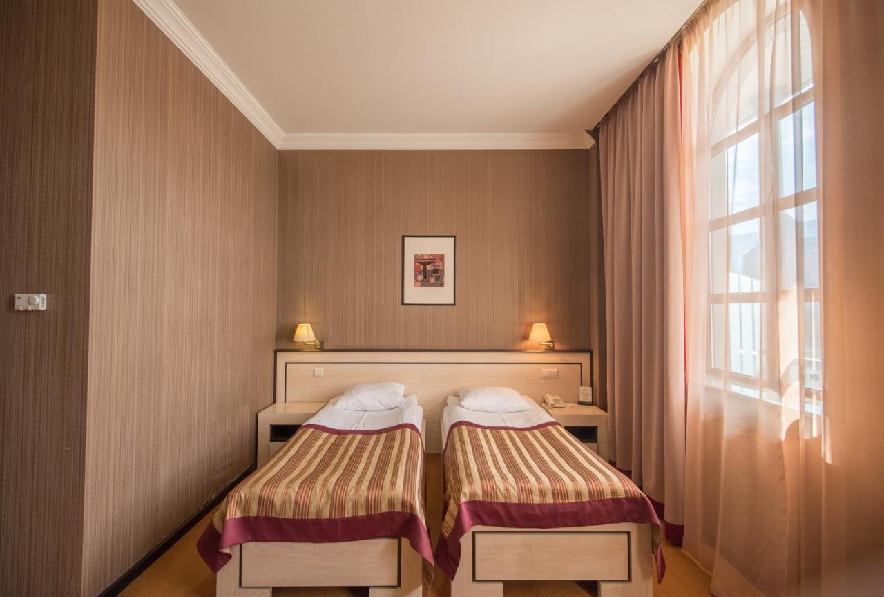 Hotel Rikhe Monika Tbilissi Extérieur photo