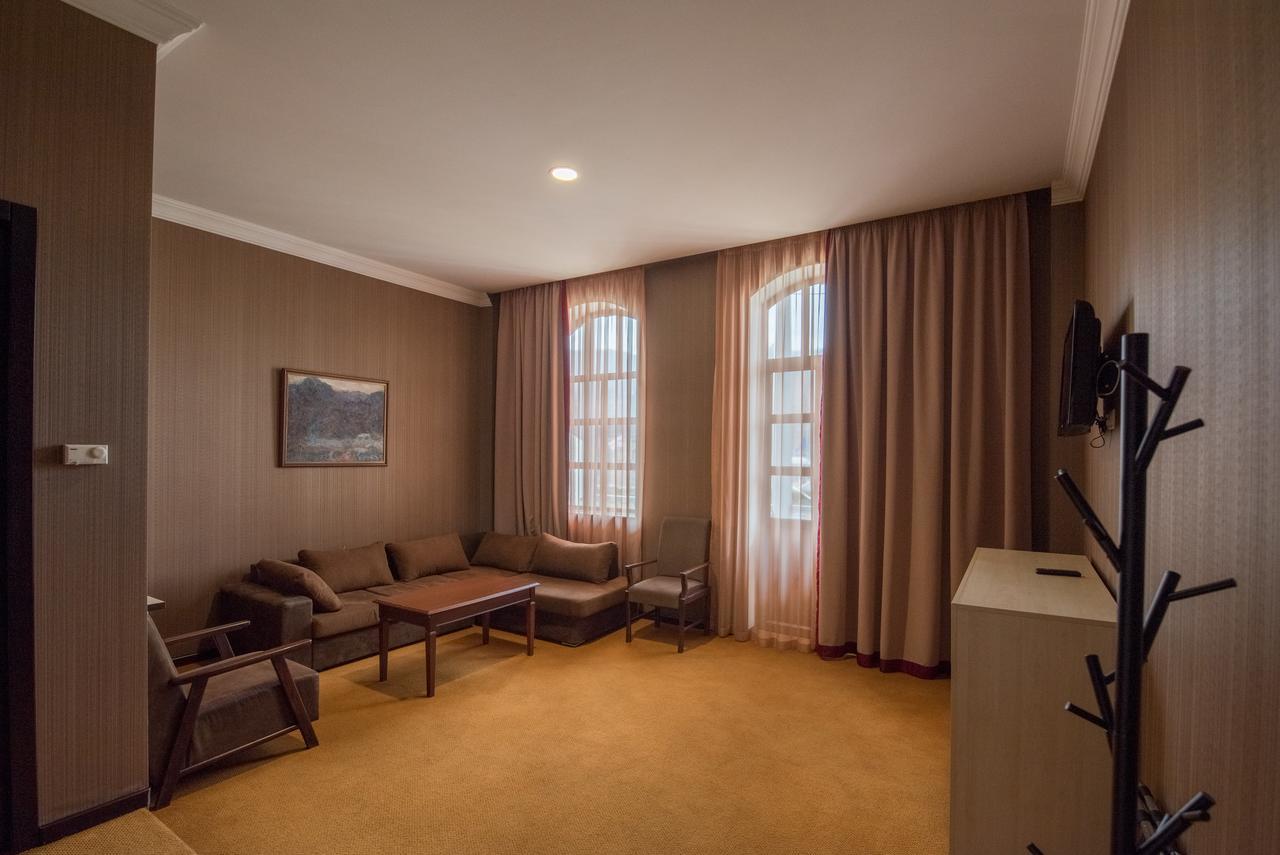Hotel Rikhe Monika Tbilissi Extérieur photo