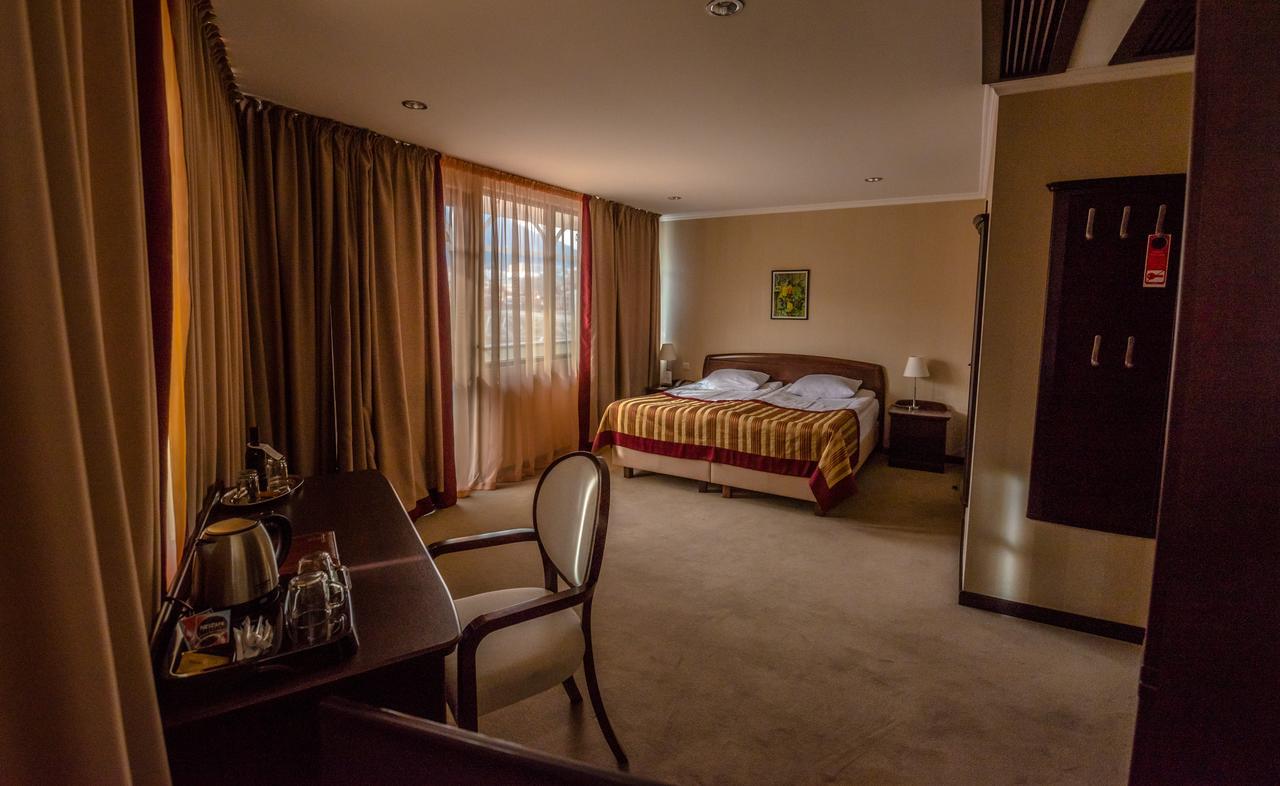 Hotel Rikhe Monika Tbilissi Extérieur photo
