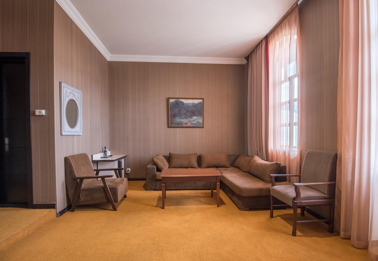 Hotel Rikhe Monika Tbilissi Extérieur photo
