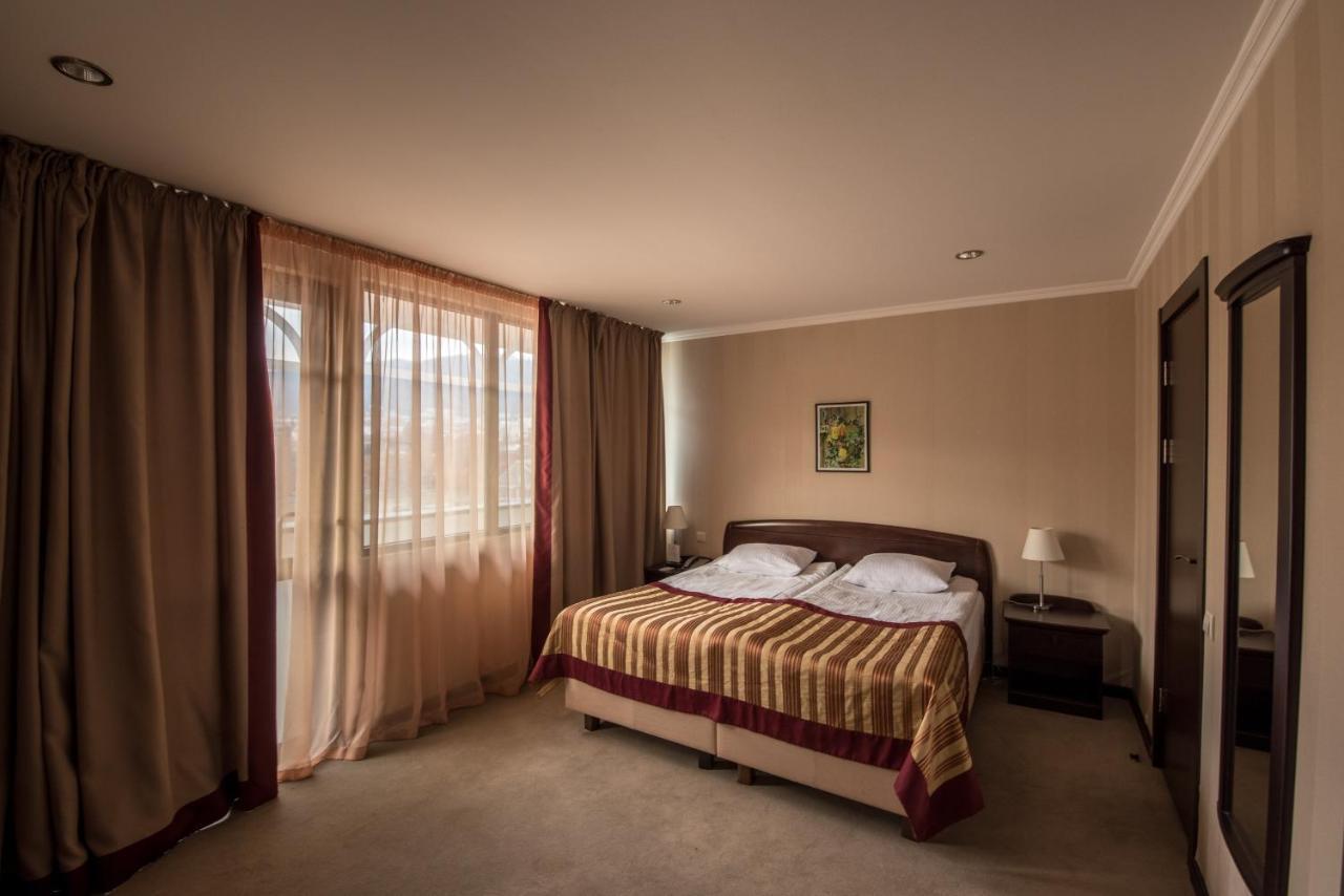 Hotel Rikhe Monika Tbilissi Extérieur photo