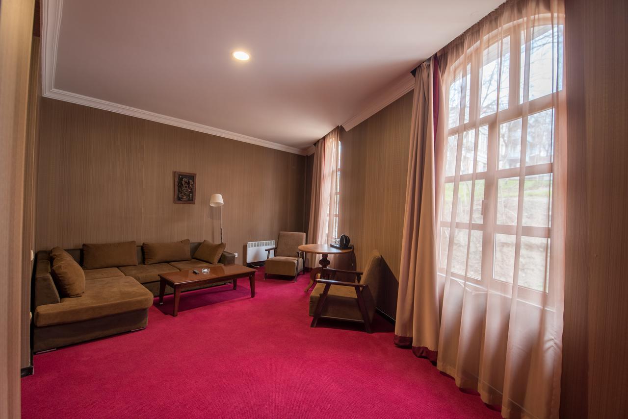 Hotel Rikhe Monika Tbilissi Extérieur photo